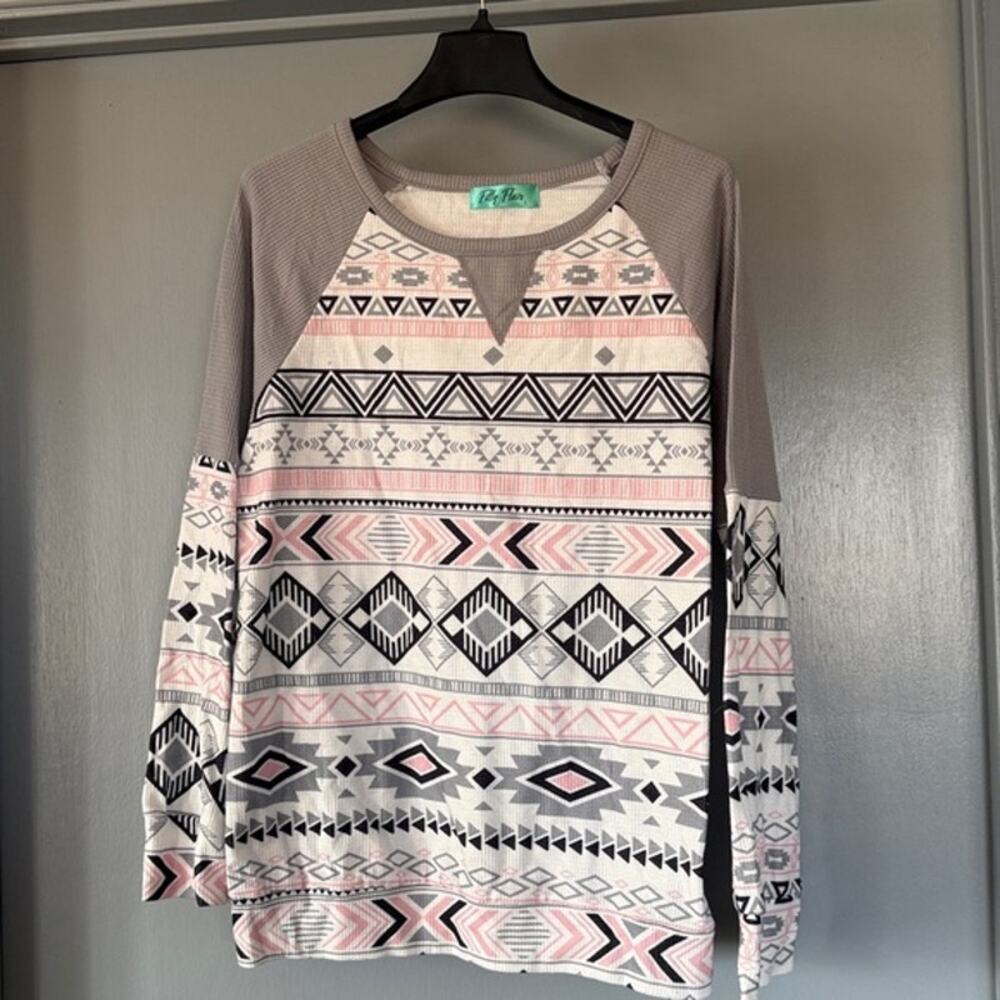 Filly Flair Gray Pink Southwestern Aztec Pullover Waffle Knit Top sz Large